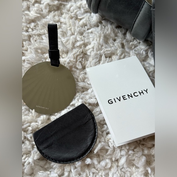 Authentic Givenchy hand bag - Picture 9 of 16